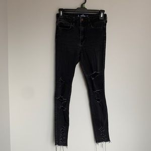 5/25 Black Hollister High Rise Skinny Jeans